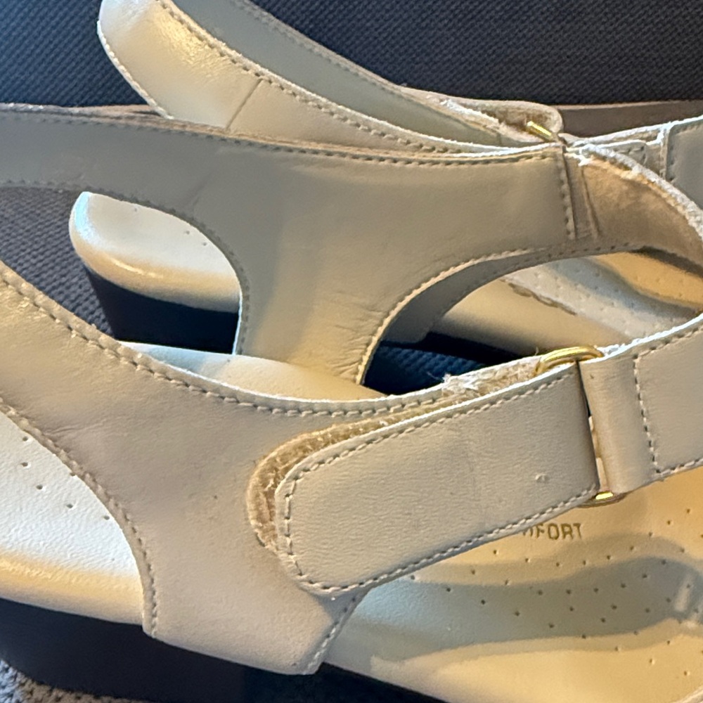 SAS Cream Comfort Sandals EUC‎ - Picture 6 of 8